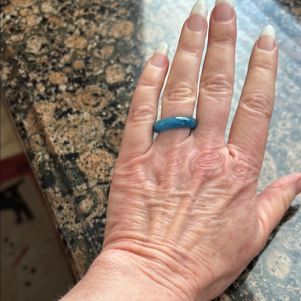 NWOT - BLUE BLING JEWELRY RING